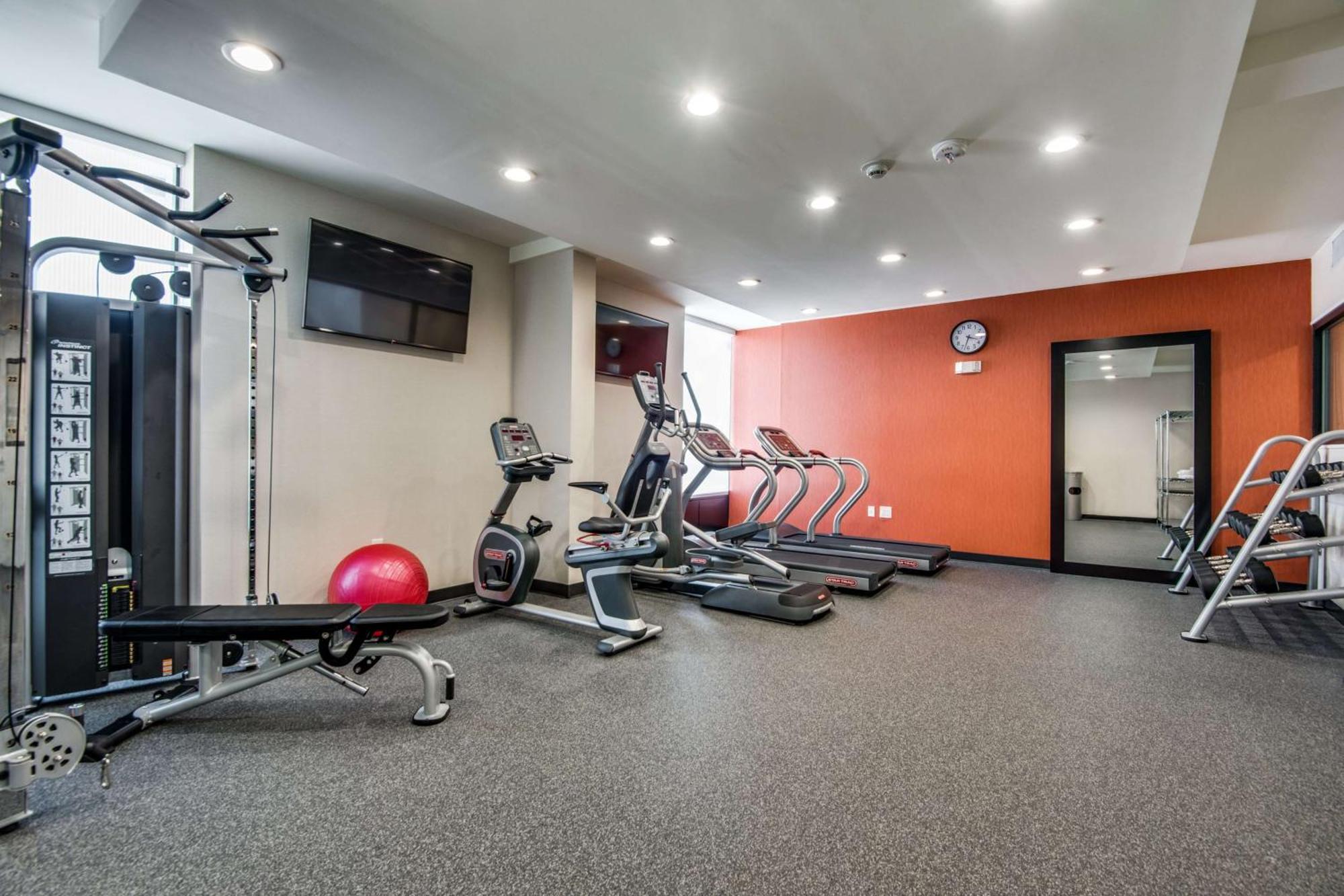 Hotel Home2 By Hilton Dfw Airport South 3*